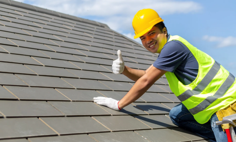 What to Expect When Working with a Professional Roofing Contractor